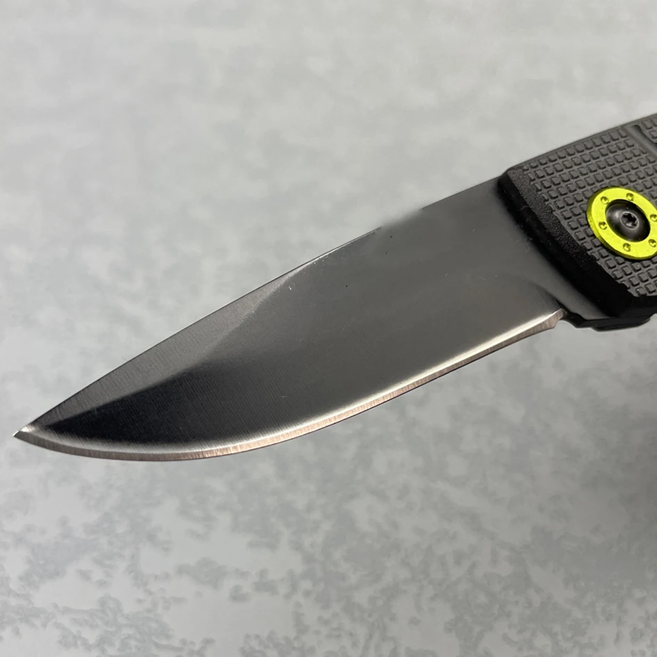 Vaste mes met 420 staal lemmet - Hunting Outdoor Edge Knives recensie en prijs
